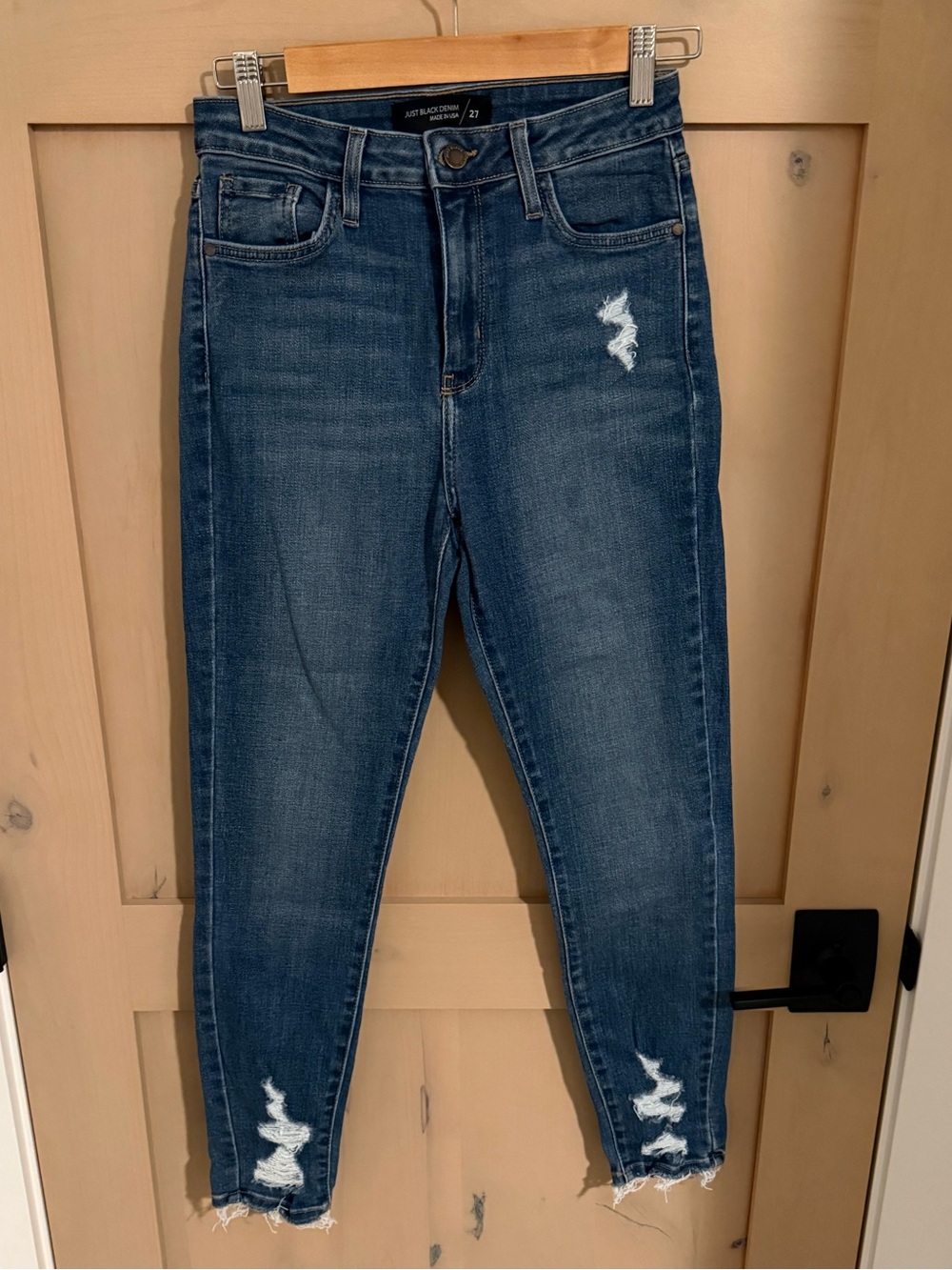 Just Black Denim Distressed Skinny Jeans Size 27